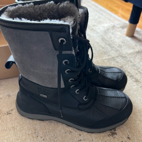 UGG Adirondack Boot 3 Women's Black Lace-Up Winter Boots - Picture 3 of 7